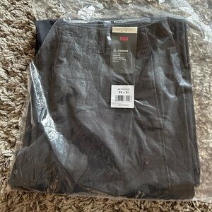 Levi's XL Chinos in Black